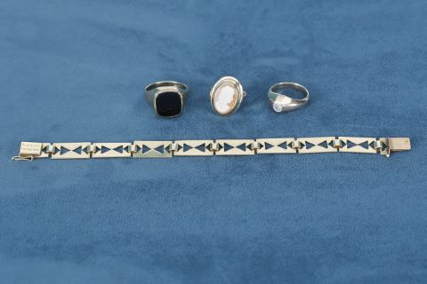 Bracelet