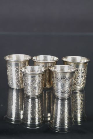 5 gobelets