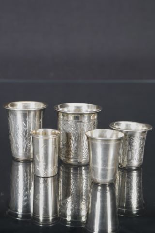 5 gobelets
