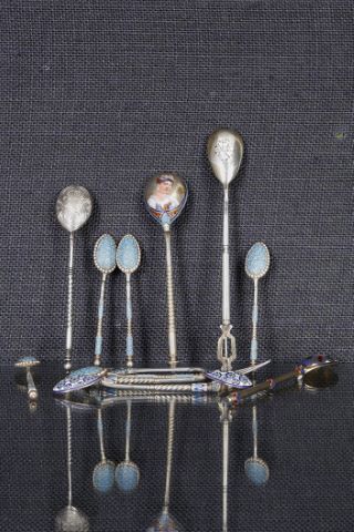 Bel ensemble de 12 pièces