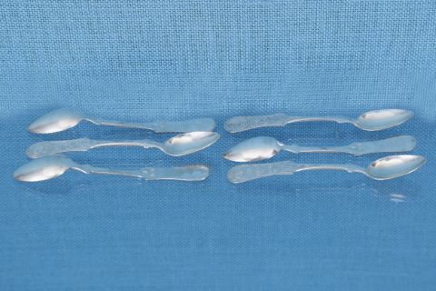 6 cuillères à dessert
