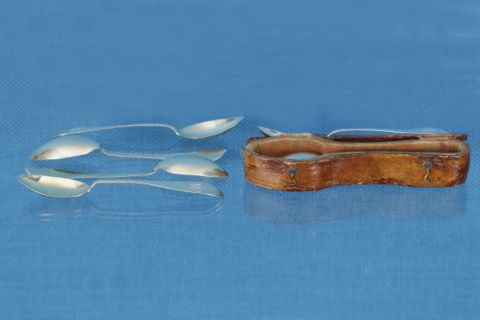 6 cuillères