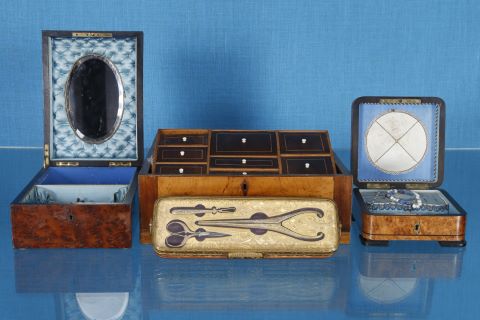 2 coffrets à bijoux + 2 boîtes de couture