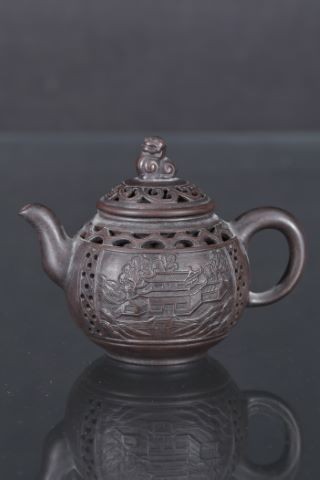 Théière réticulée