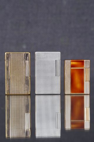 3 briquets