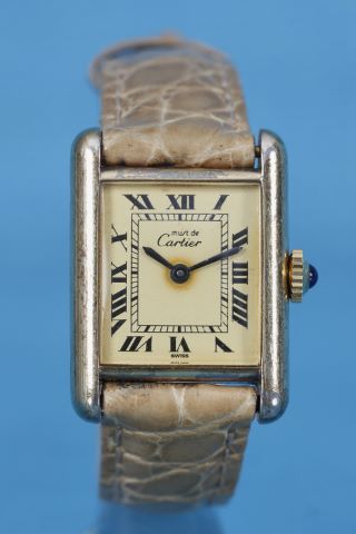 Montre bracelet de femme, modèle Must
