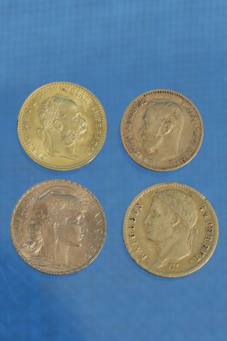 4 pièces en or 18K (750‰)
