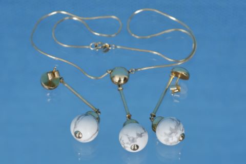 Parure comprenant 1 collier et 2 pendants d’oreilles