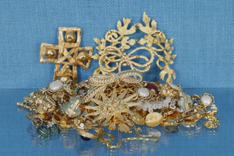 Important ensemble de bijoux fantaisie