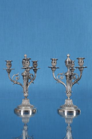 Paire de flambeaux à 3 bras de lumières
