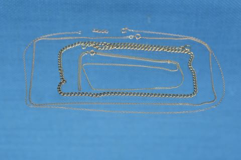 4 chaînes en or