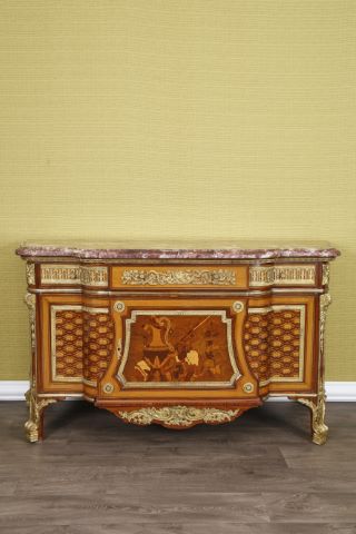 Importante commode d’apparat