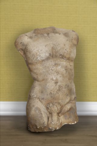 Dans le style antique Important torse d’homme...