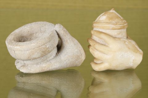 2 fragments de mains