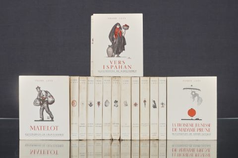 Ensemble de 14 volumes illustrés