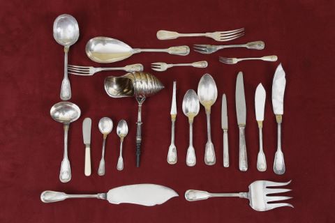Importante ménagère [+ de 60 pièces]