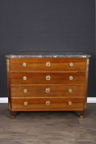 Commode à hauteur d’appui