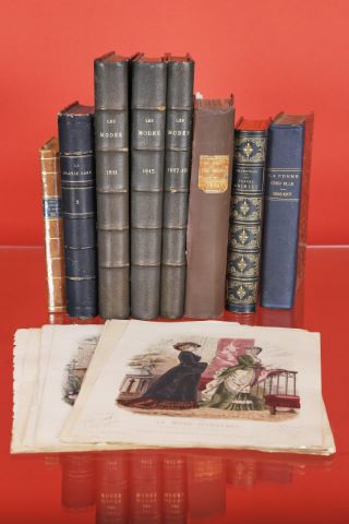 Important fonds de magazines de mode, certains reliés