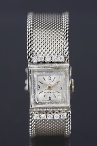 Montre manchette de dame