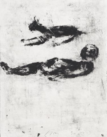 Homme allongé et chien