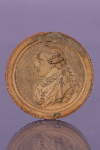 Portrait de Louis XVI de profil arborant le collier de…