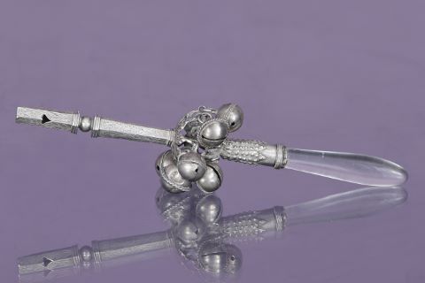 Hochet siffleur