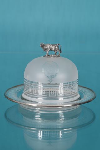 Cloche à fromage et son plateau