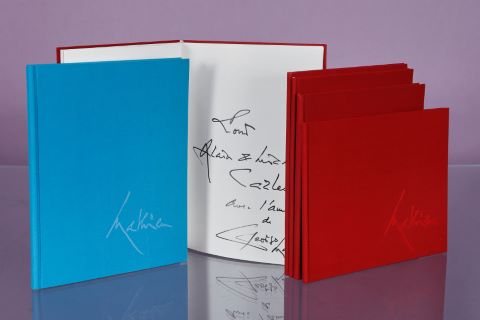 6 catalogues dédicacés et reliés