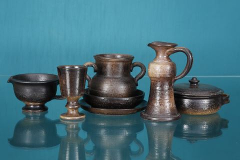 Ensemble de 7 pots, coupelles et plats