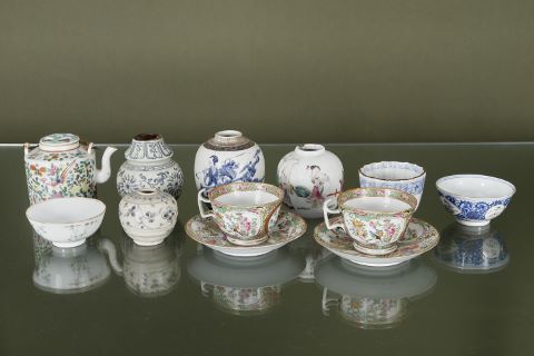 Ensemble de 10 pièces en porcelaine