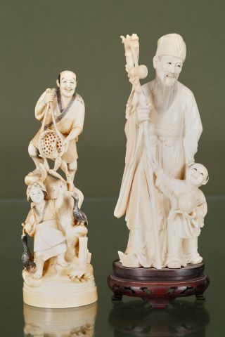 2 groupes en ivoire sculpté