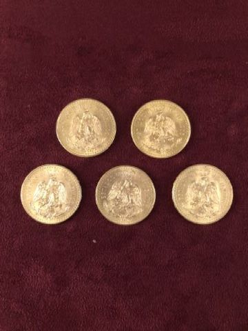 5 pièces de 50 pesos