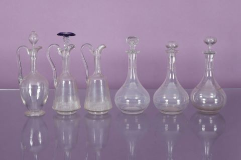 3 carafes et 3 aiguières