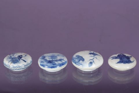 4 boîtes à fard