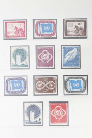 [Philatélie] ONU 6 albums de timbres + 1 classeur...