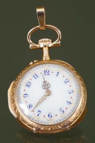 Belle montre de col