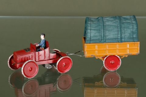 Camion et remorque toilée