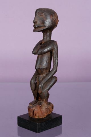 Statuette