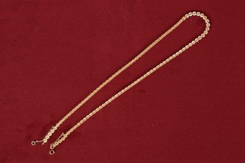 Collier à mailles facettées