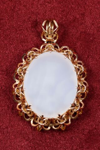 Pendentif ovale