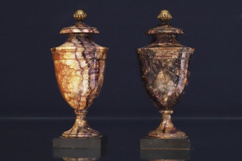 Paire d’urnes néo-classiques