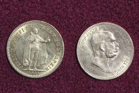 2 pièces de 10 korona en or 900‰