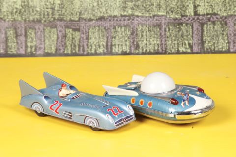 Véhicule lunaire de course et Universal Car-Mercedes