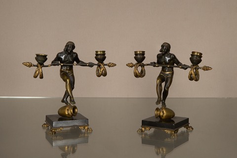 Paire de candélabres à deux bras de lumière