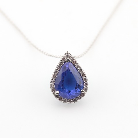 Collier et pendentif