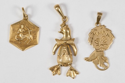 Suite de trois pendentifs