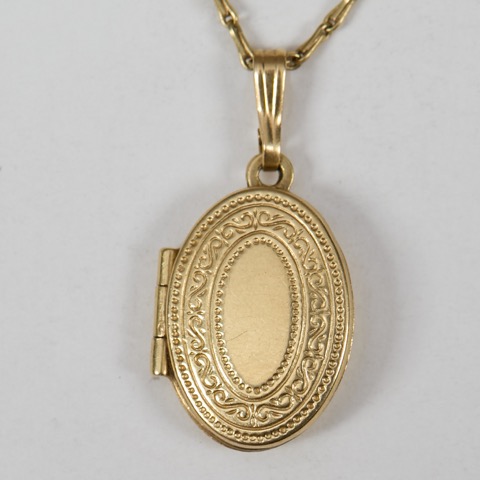 Chaîne et pendentif